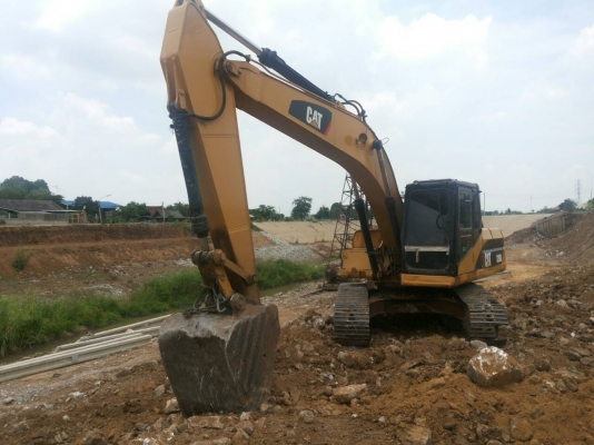 แบคโฮ CAT 320V II เครื่องปั้มเดิมทำสี320D รถทำงานอยู๋ เจ้าของขายเอง