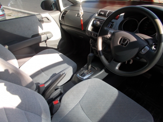 ขาย city ปี 2003 A/T ราคา 215,000 ขาย city ปี 2003 A/T ราคา 215,000