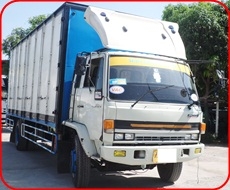 อีซูซุ ร๊อกกี้ 6 ล้อ ตู้ 10 บาน ยาว 7.20 เมตร อีซูซุ ร๊อกกี้ 6 ล้อ ตู้ 10 บาน ยาว 7.20 เมตร