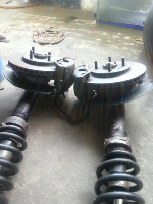 ขายโชคหน้า e30 จานระบาย สตัดปรับเกรียว