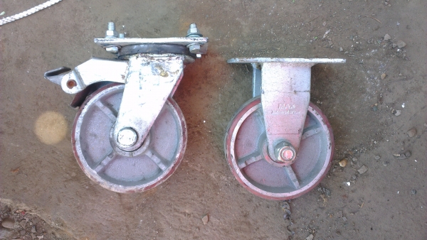 Sell> ขายล้อลากอุตสาหกรรม ขนาด 6" นิ้ว มี 16 ชุด ใน 1 ชุด จะมี 4 ล้อครับ 2 ล้อเป็น 2 ล้อตาย ครับ