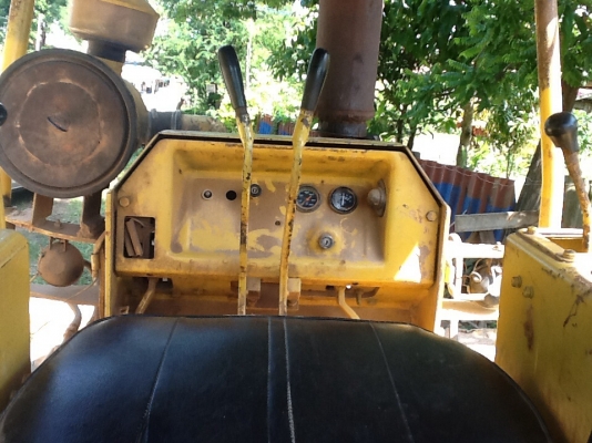 ขายครับKomatsu. D2 ตีนไก่สภาบใช้งานดีขายที่95000 ขายครับKomatsu. D2 ตีนไก่สภาบใช้งานดีขายที่95000