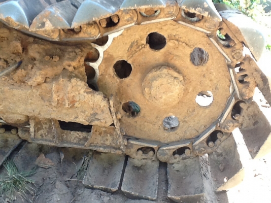 ขายครับKomatsu. D2 ตีนไก่สภาบใช้งานดีขายที่95000 ขายครับKomatsu. D2 ตีนไก่สภาบใช้งานดีขายที่95000