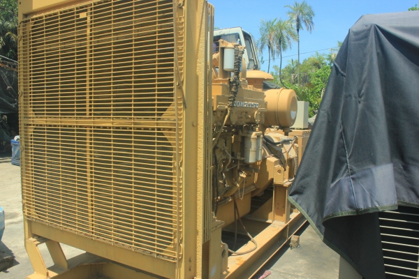 เครื่องกำเนิดไฟฟ้า โคมัสสุ 6D155G ไดร์ 400 KVA เครื่องกำเนิดไฟฟ้า โคมัสสุ 6D155G ไดร์ 400 KVA