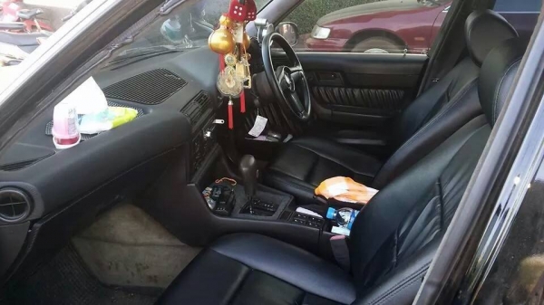 BMW 525IA เครื่อง 2เจโบ เกียรออโต้ กินแก้ส ปี32 นะจ็ะ