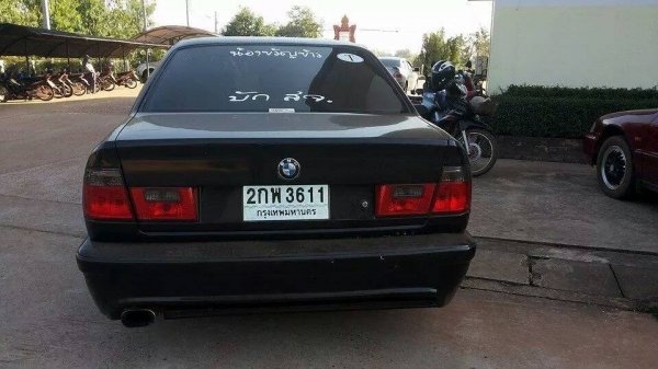 BMW 525IA เครื่อง 2เจโบ เกียรออโต้ กินแก้ส ปี32 นะจ็ะ