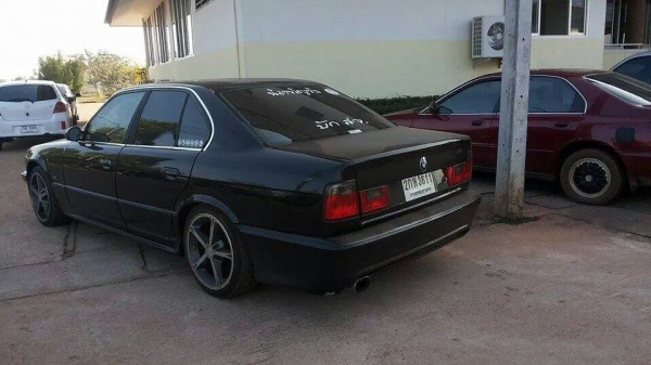 BMW 525IA เครื่อง 2เจโบ เกียรออโต้ กินแก้ส ปี32 นะจ็ะ