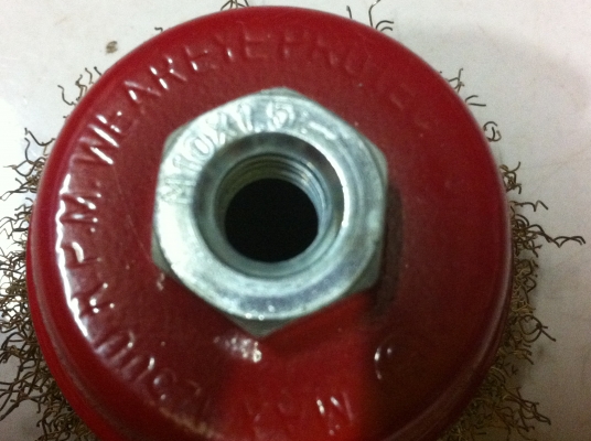 แปรงลวดทองเหลือง ใช้ยึดกับเครื่องหินเจียร์ขนาด 4 นิ้ว ใช้ขัดเตรียมชิ้นงาน ขัดสนิม ขัดลบคม