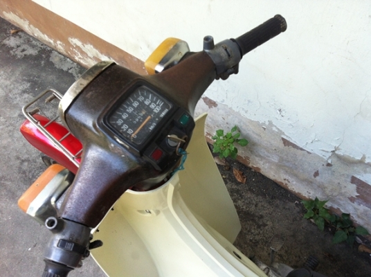 ขายYamaha Bell80 ไฟเล็ก สีน้ำตาลเอกสารเล่มส้ม 2,500 บาท ขายYamaha Bell80 ไฟเล็ก สีน้ำตาลเอกสารเล่มส้ม 2,500 บาท