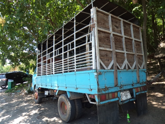 ขาย275000บาทรถ6ล้ออีซูซุKSเครื่อง110แรงม้าFหน้าFหลังพวงมาลัยเพาเวอร์ พร้อมใช้งานคับ