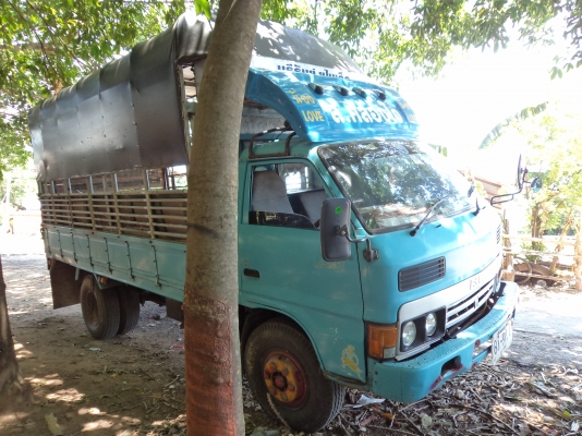 ขาย275000บาทรถ6ล้ออีซูซุKSเครื่อง110แรงม้าFหน้าFหลังพวงมาลัยเพาเวอร์ พร้อมใช้งานคับ