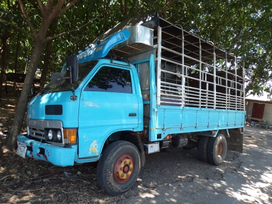 ขาย275000บาทรถ6ล้ออีซูซุKSเครื่อง110แรงม้าFหน้าFหลังพวงมาลัยเพาเวอร์ พร้อมใช้งานคับ