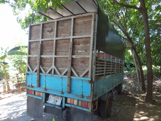 ขาย275000บาทรถ6ล้ออีซูซุKSเครื่อง110แรงม้าFหน้าFหลังพวงมาลัยเพาเวอร์ พร้อมใช้งานคับ