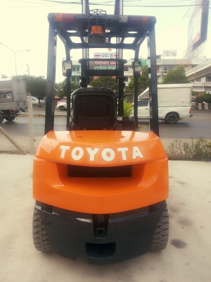 TOYOTA7FD25ขนาด2.5ตันเสาสูง3เมตรมีเสา4เมตรเปลี่ยนให้ถ้าต้องการ เกียร์ออร์โต้ เครื่องดีเซล2Zรับประกันเครื่องเกียร์ ราคาต่อรองได้0816161541