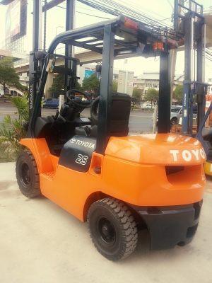 TOYOTA7FD25ขนาด2.5ตันเสาสูง3เมตรมีเสา4เมตรเปลี่ยนให้ถ้าต้องการ เกียร์ออร์โต้ เครื่องดีเซล2Zรับประกันเครื่องเกียร์ ราคาต่อรองได้0816161541