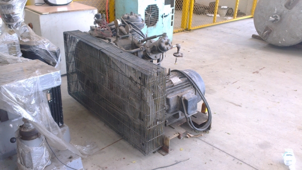 Sell> " New Item " ขายหัวปั้มลม Ingersoll Rand 15t2, 20 bar, 1000 PSI พร้อมมอเตอร์ 3 เฟส 20 แรง ไฟ 380V. นครปฐมครับ