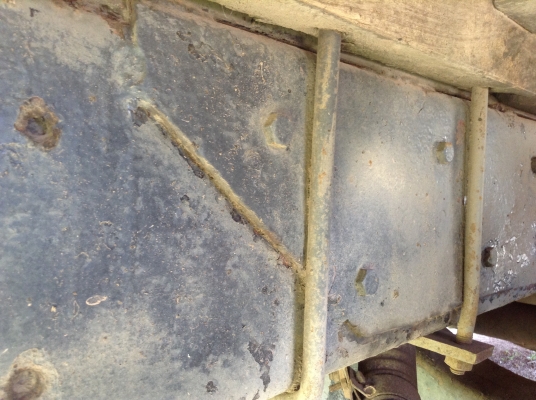 ขาย 10 ล้อ เพลาเดียว ISUZU JCM วางหัว ROCKY ลงเล่มแล้ว เครื่อง 6BG1 175 HP เกียร์ร็อคเสื้อลาย ช่วงล่างใหญ่ลูกหมากร้อย พวงมาลัยพาวเวอร์ ทะเบียนชุดโอนพร้อมโอน ราคาต่อรองได้ครับ