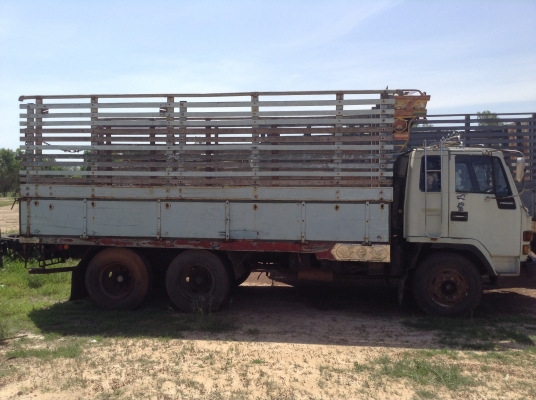 ขาย 10 ล้อ เพลาเดียว ISUZU JCM วางหัว ROCKY ลงเล่มแล้ว เครื่อง 6BG1 175 HP เกียร์ร็อคเสื้อลาย ช่วงล่างใหญ่ลูกหมากร้อย พวงมาลัยพาวเวอร์ ทะเบียนชุดโอนพร้อมโอน ราคาต่อรองได้ครับ