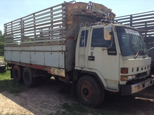 ขาย 10 ล้อ เพลาเดียว ISUZU JCM วางหัว ROCKY ลงเล่มแล้ว เครื่อง 6BG1 175 HP เกียร์ร็อคเสื้อลาย ช่วงล่างใหญ่ลูกหมากร้อย พวงมาลัยพาวเวอร์ ทะเบียนชุดโอนพร้อมโอน ราคาต่อรองได้ครับ