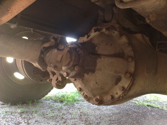 ขาย 10 ล้อ เพลาเดียว ISUZU JCM วางหัว ROCKY ลงเล่มแล้ว เครื่อง 6BG1 175 HP เกียร์ร็อคเสื้อลาย ช่วงล่างใหญ่ลูกหมากร้อย พวงมาลัยพาวเวอร์ ทะเบียนชุดโอนพร้อมโอน ราคาต่อรองได้ครับ