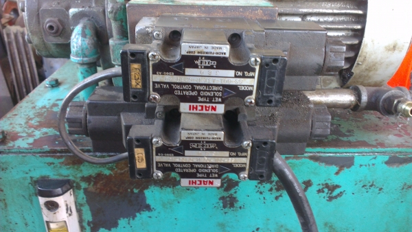 Sell> ขายชุดปั้มไฮดรอลิค มอเตอร์ 2 แรง 3 เฟส 380V. ปั้ม Nachi Japan วาวล์ Nachi Japan ด้วยครับ พร้อมใช้งาน สวยกริ๊บๆ