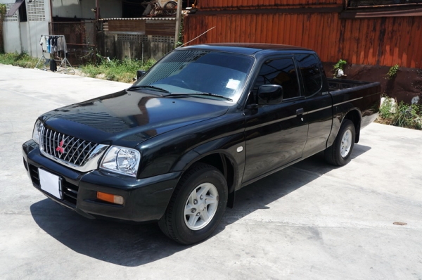 MITSUBISHI STRADA ปี 2002 รถสวย กระจกไฟฟ้า เครื่องแน่น ช่วงล่างดี เกียร์ปกติ ล้อ MAX แอร์เย็นๆ รถวื่งดีมาก ภายในลายไม้สภาพสวย สีสวย รถพร้อมใช้งานทันที จัดไฟแนนได้