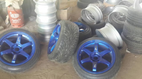 ขายล้อ  te37 พร้อมยาง หน้า่ 9.5  หลัง 10.5 งานเหมือนแท้คับ