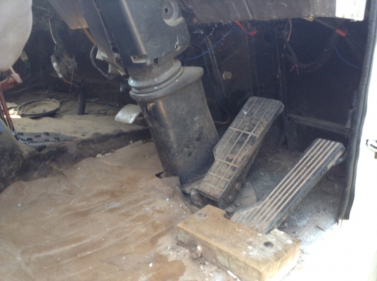 ขาย 10 ล้อ เพลาเดียว KT925 คัสซีสวยจัด วางหัว F18 เครื่อง HO7C 180 HP เกียร์ HO ช่วงล่างใหญ่ลูกหมากรัอย เบรคทิฟฟี่  เพาวเวอร์ ยางเต็ม ทะเบียนเต็มพร้อมโอนครับ