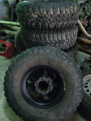 ขายยาง MAXXIS BIGHORN 285/75/16 ปี09