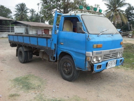 ขายหกล้อ,,กลางคอกเตี้ย,ISUZU 88hp,พร้อมใช้,,ตามสภาพ,,ราคาประหยัด,ทะเบียน,