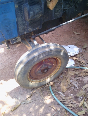 ขายรถไถ ISAKI 2810 ,3สูบ เพลาเดียว