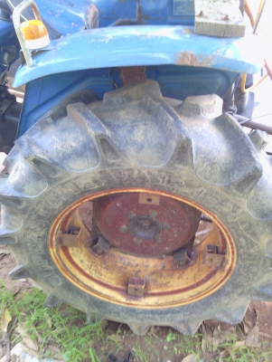 ขายรถไถ ISAKI 2810 ,3สูบ เพลาเดียว