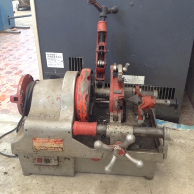 เครื่องทำเกลียว เก่าญี่ปุ่น ใช้ไฟ 220V.  สภาพพร้อมใช้งาน