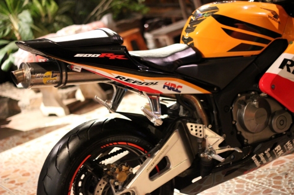 CBR600RR ปี04 ลายแข่งฮอนด้า รถสวย ท่อleovine ทะเบียนพร้อมโอน /รับเทิน