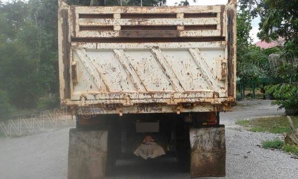 รถบรรทุก 10 ล้อ HINO 251 แรง ปี 53 ขายดาวน์ 1,300,000 เหลือผ่อน 21 งวด งวดละ 45,000 รถบรรทุก 10 ล้อ HINO 251 แรง ปี 53 ขายดาวน์ 1,300,000 เหลือผ่อน 21 งวด งวดละ 45,000