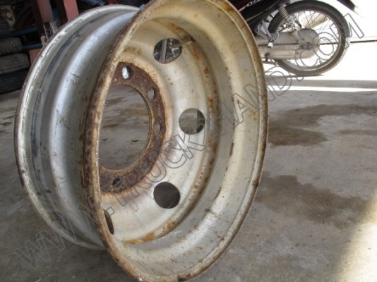 ขายยางและกะทะล้อรถมือสองหลายขนาด 19 รายการ