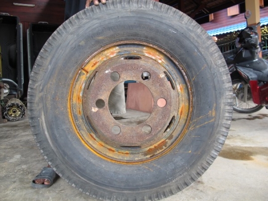 ขายยางและกะทะล้อรถมือสองหลายขนาด 19 รายการ