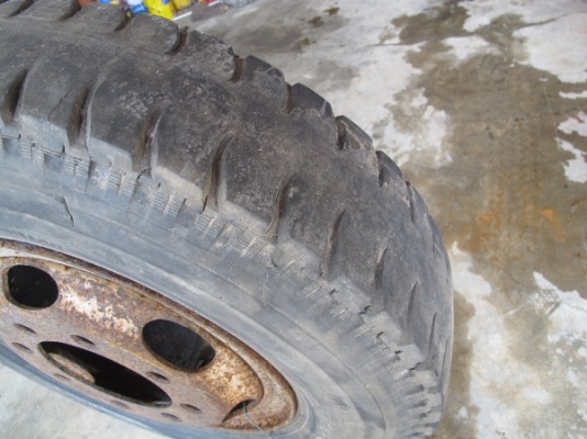 ขายยางและกะทะล้อรถมือสองหลายขนาด 19 รายการ