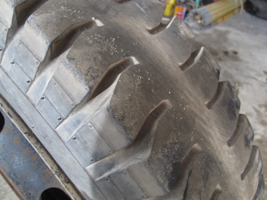 ขายยางและกะทะล้อรถมือสองหลายขนาด 19 รายการ