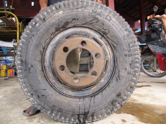 ขายยางและกะทะล้อรถมือสองหลายขนาด 19 รายการ