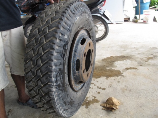 ขายยางและกะทะล้อรถมือสองหลายขนาด 19 รายการ