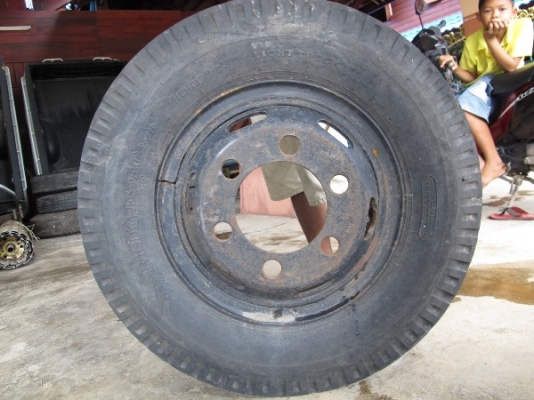 ขายยางและกะทะล้อรถมือสองหลายขนาด 19 รายการ
