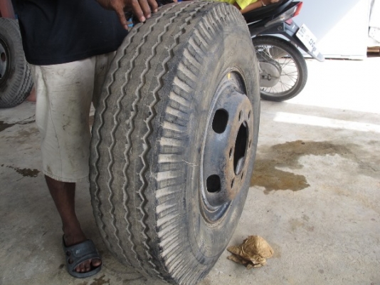 ขายยางและกะทะล้อรถมือสองหลายขนาด 19 รายการ