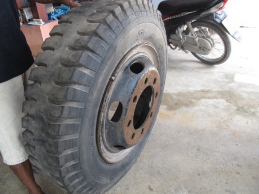 ขายยางและกะทะล้อรถมือสองหลายขนาด 19 รายการ