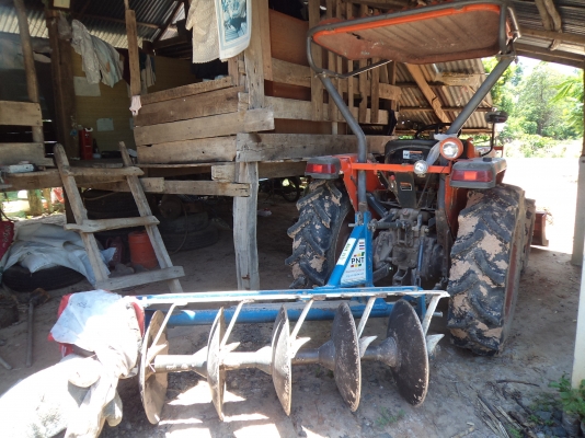 ขาย225000บาท รถไถคูโบต้า34แรงอุปกรดันหน้า-ผานหลัง พร้อมใช้