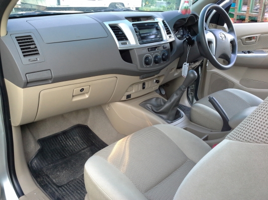 TOYOTA VIGO CHAMP 2.5 E PRE RUNNER SMART CAB ปี2011