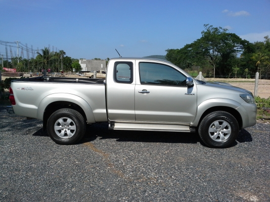 TOYOTA VIGO CHAMP 2.5 E PRE RUNNER SMART CAB ปี2011