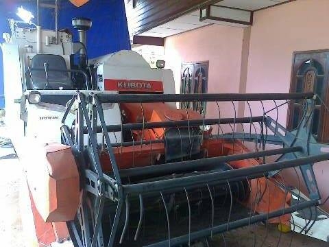 ***ขายแล้วครับขอบคุณ Truck2hand ขายรถเกี่ยวแบบรองกระสอบ KUBOTA DC60 รถจอดแล้วตอนนี้ไม่ได้ใช้งาน สภาพ โดยรวม 60\% ทำงานได้ แต่ ต้องเก็บบ้าง เครื่องเดิมปั้มเดิม บอดี้ดีสีสันดี ขายตามสภาพ เก็บหน่อยพร้อมใช้งานเลย แถม เทเลอร์ สภาพสวย 1 ตัว เอกสารสัญญาซื้อขาย รา ***ขายแล้วครับขอบคุณ Truck2hand ขายรถเกี่ยวแบบรองกระสอบ KUBOTA DC60 รถจอดแล้วตอนนี้ไม่ได้ใช้งาน สภาพ โดยรวม 60\% ทำงานได้ แต่ ต้องเก็บบ้าง เครื่องเดิมปั้มเดิม บอดี้ดีสีสันดี ขายตามสภาพ เก็บหน่อยพร้อมใช้งานเลย แถม เทเลอร์ สภาพสวย 1 ตัว เอกสารสัญญาซื้อขาย รา