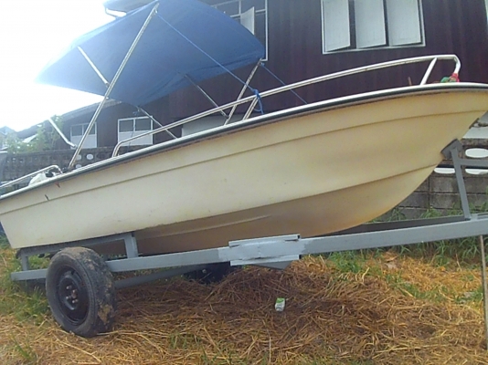 ขายเรือไฟเบอร์ 12.6 ฟุต พร้อมเครื่อง 5 แรง