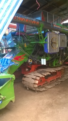 ต้องการขายรถเกี่ยวข้าวบางไทรการช่าง